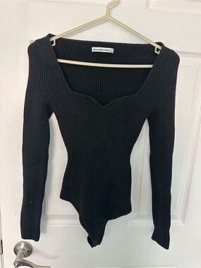 Abercrombie & Fitch Black Ribbed Sweetheart Neck Long-Sleeve Bodysuit